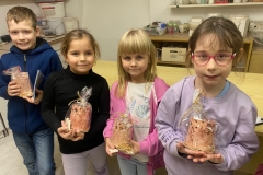 827647cb-915b-4be8-b869-cfa68c424dc1