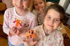 f725a941-cfd2-42bb-a6a3-c7b766716354