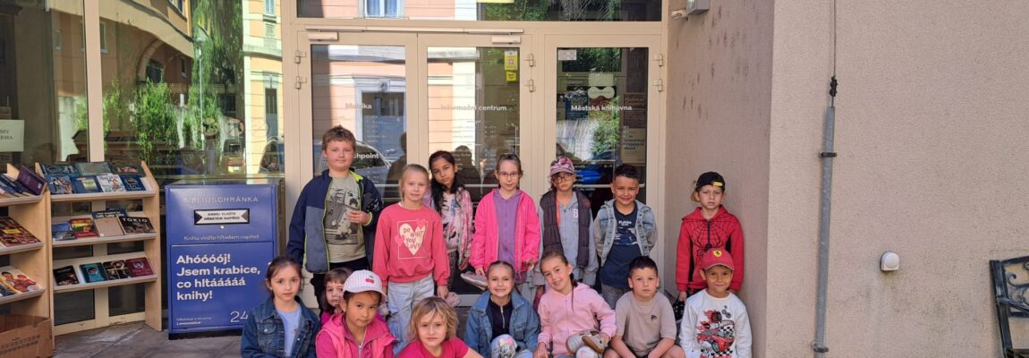 Prvňáčci opět navštívili městskou knihovnu